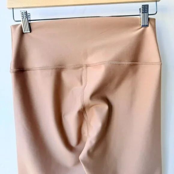 Alo Yoga Airlift High-Waist Leggings 26” Tan Size L A146